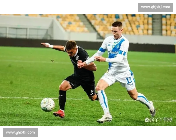 聚焦足球比赛全程直播精彩瞬间尽览赛场风云对决与战术解析深度陪伴球迷 聚焦足球比赛全程直播精彩瞬间尽览赛场风云对决与战术解析深度陪伴球迷