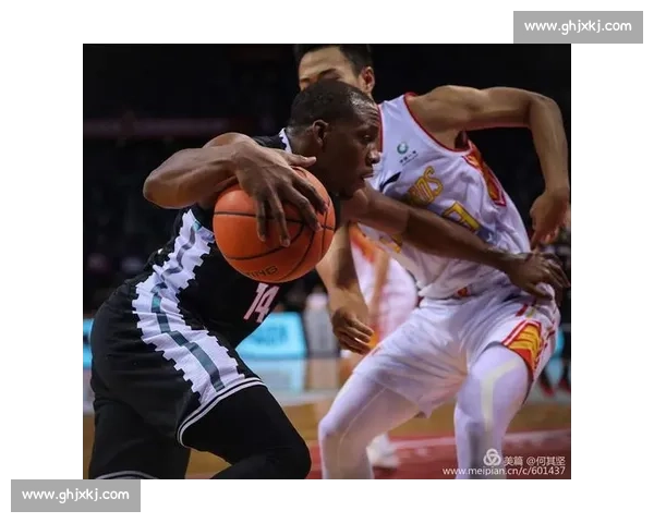 解析CBA篮球联赛比赛特点与竞技风格发展趋势战术创新路径探析 - 副本 - 副本 (2)