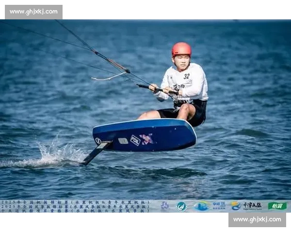 帆板竞技风云再起激烈角逐展现速度与技巧的巅峰对决 帆板竞技风云再起激烈角逐展现速度与技巧的巅峰对决