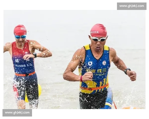 激烈比拼水中速度与技巧的全国游泳锦标赛精彩瞬现 - 副本 - 副本