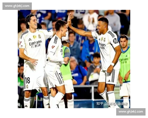 足球赛事高清直播精彩瞬间全记录畅享世界足坛巅峰对决 - 副本 (2) - 副本